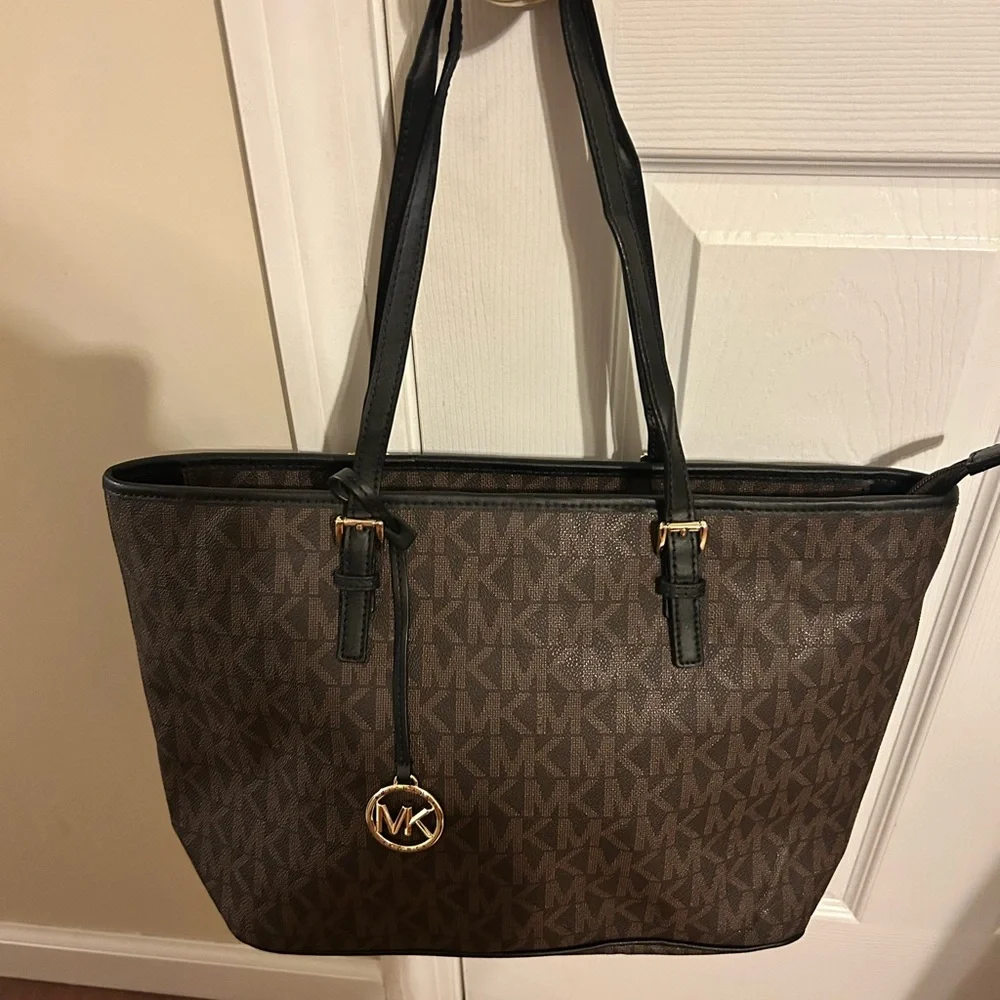 Authentic Leather Michael Kors Jet Set Tote Travel Bag